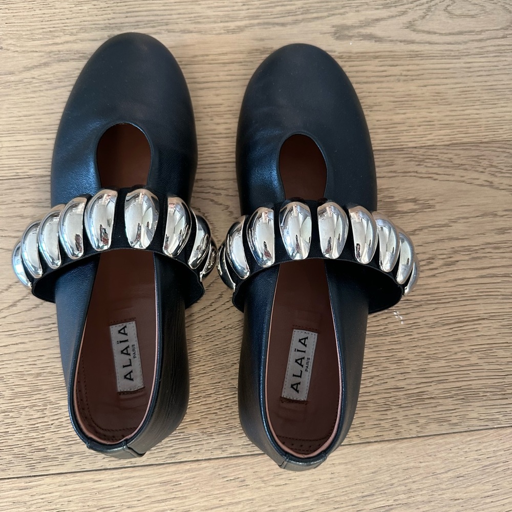 Alaia flats 39